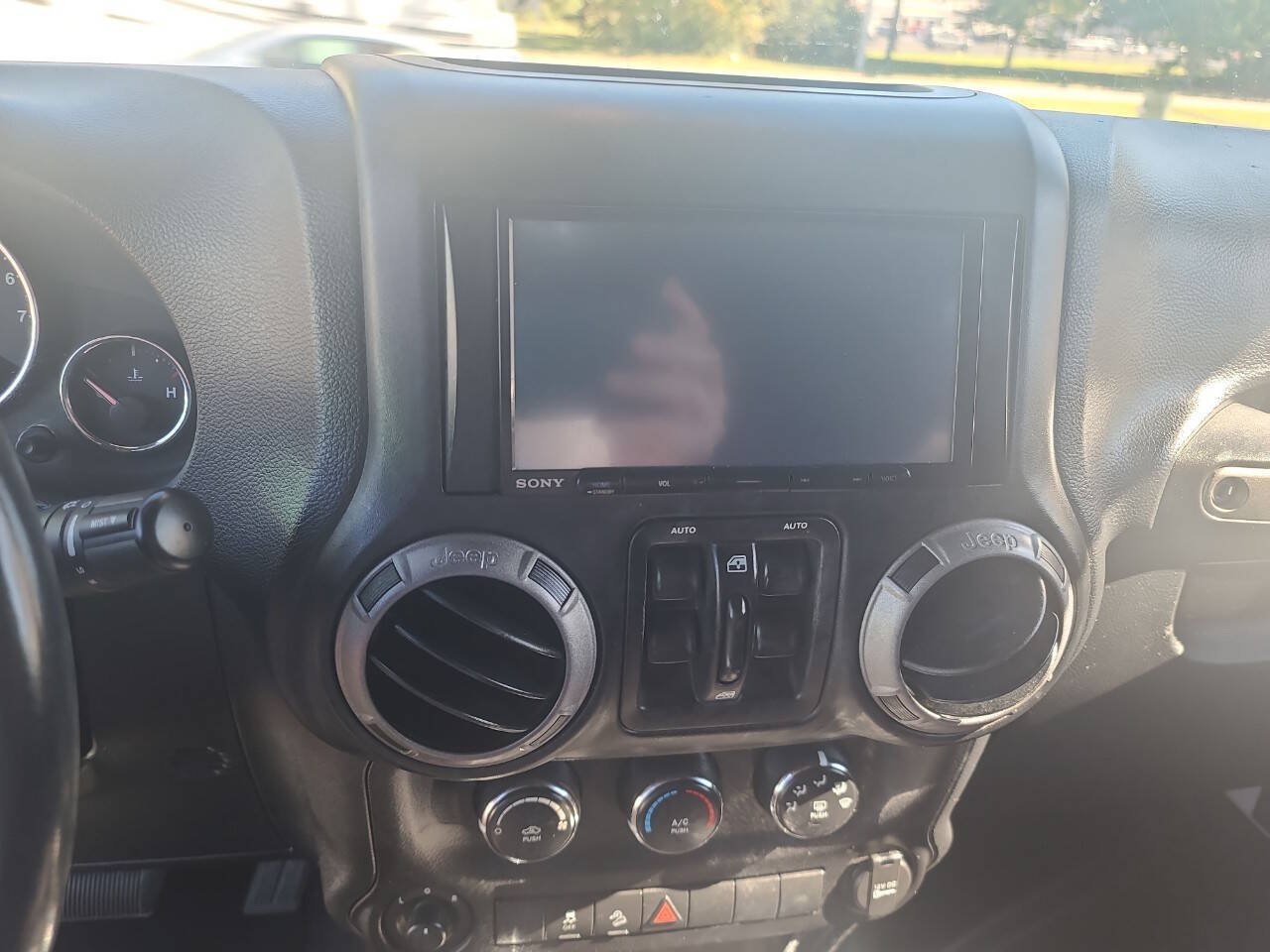 Used 2013 Jeep Wrangler Unlimited Sport AWD/4WD image 14