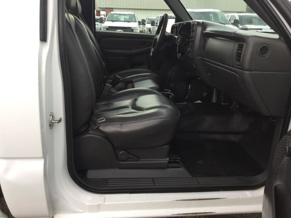 Used 2007 GMC Sierra 2500 W/T RWD image 28