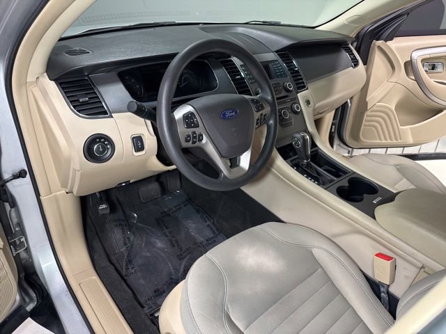 Used 2018 Ford Taurus SE FWD image 11
