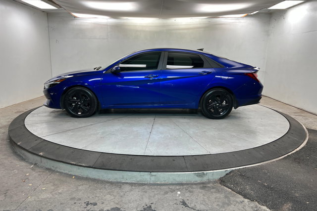 Used 2023 Hyundai Elantra SEL image 2