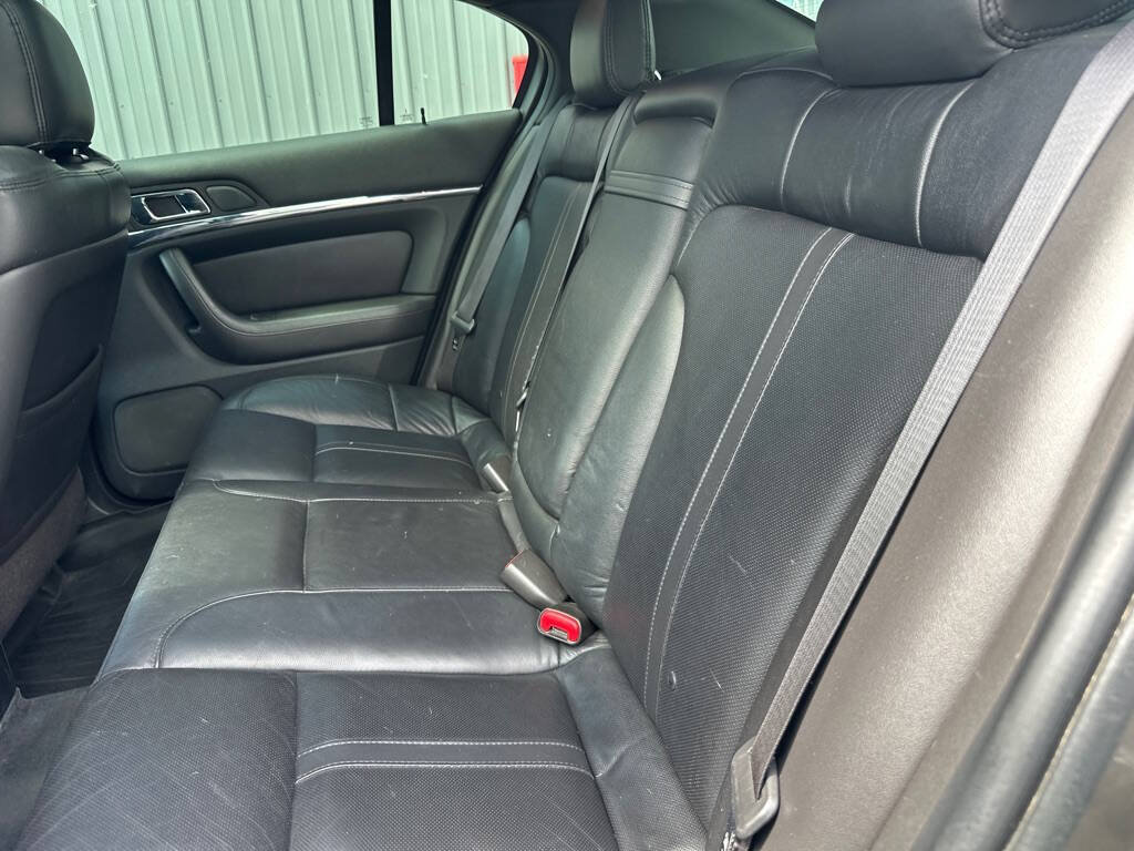 Used 2015 Lincoln MKS FWD image 8