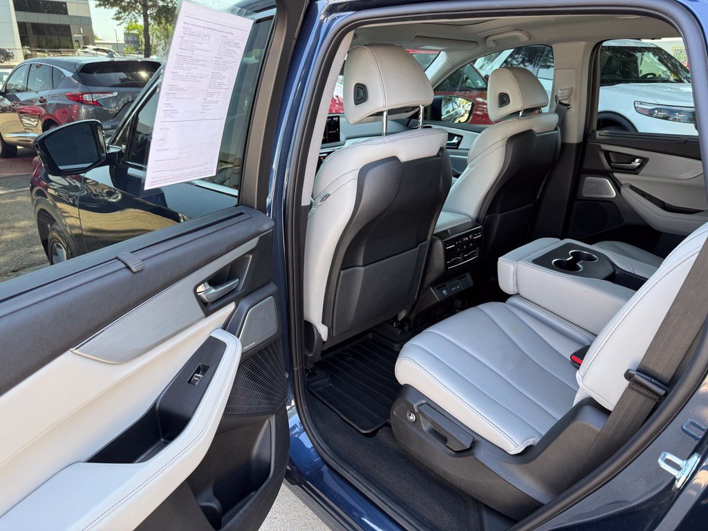 Used 2025 Acura MDX w/ Technology Package AWD/4WD image 12