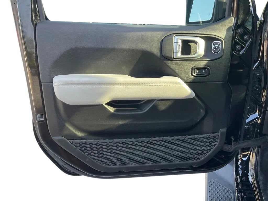 Used 2022 Jeep Gladiator High Altitude AWD/4WD image 12