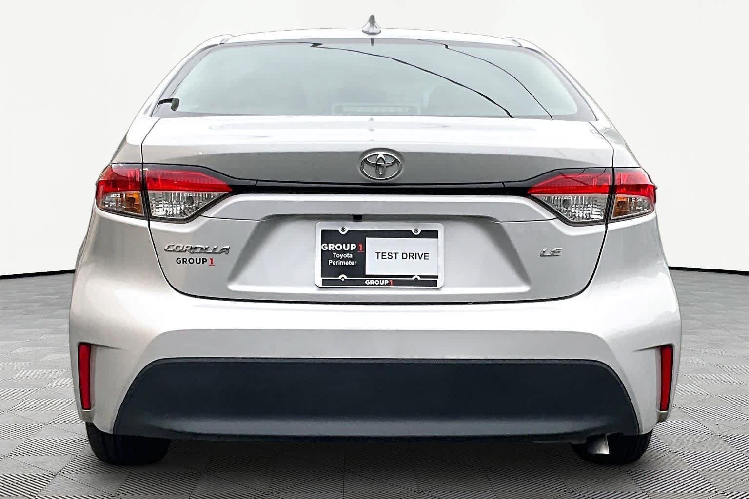 Certified 2025 Toyota Corolla LE FWD image 5