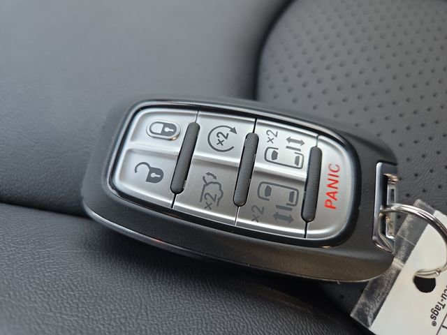 New 2026 Chrysler Pacifica Select w/ S Appearance Package FWD image 27