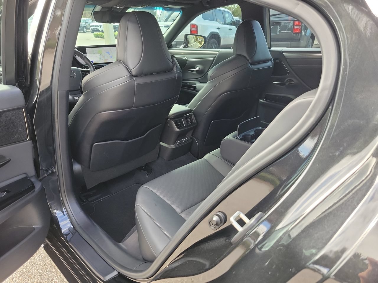 Used 2024 Lexus ES 350 F Sport w/ Accessory Package (Z2) FWD image 9