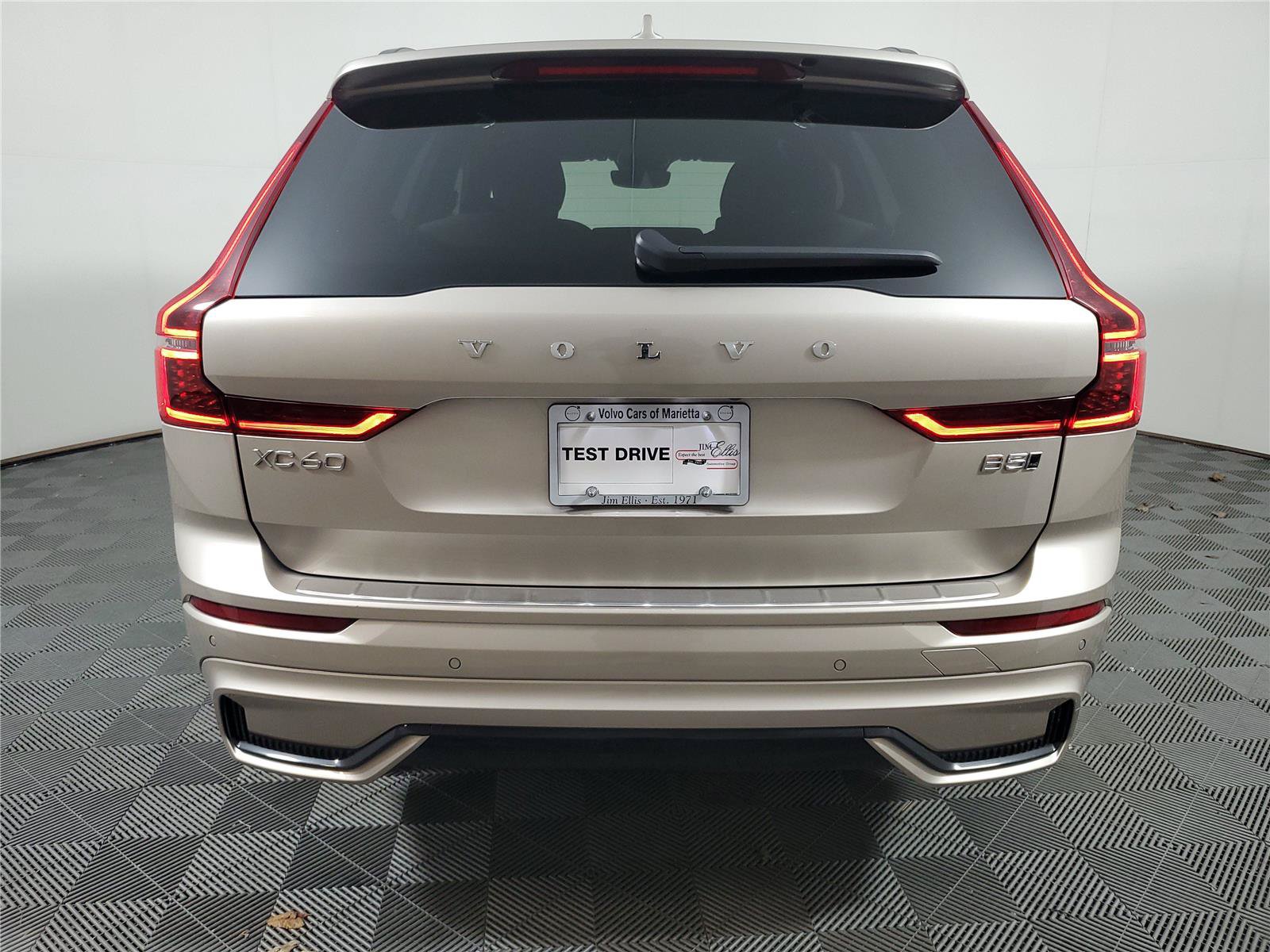 Certified 2026 Volvo XC60 B5 Plus w/ Protection Package Premier AWD/4WD image 5