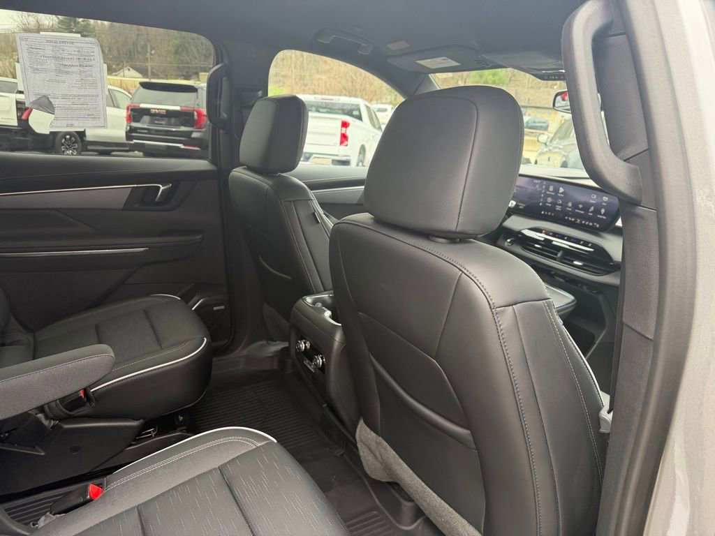 Used 2025 Buick Enclave Sport Touring w/ LPO, All-Weather Package image 20