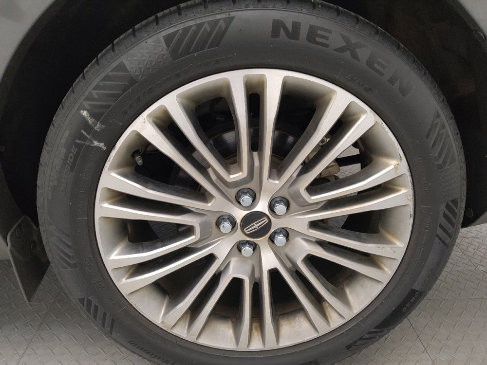 Used 2016 Lincoln MKX Reserve w/ Technology Package FWD image 31