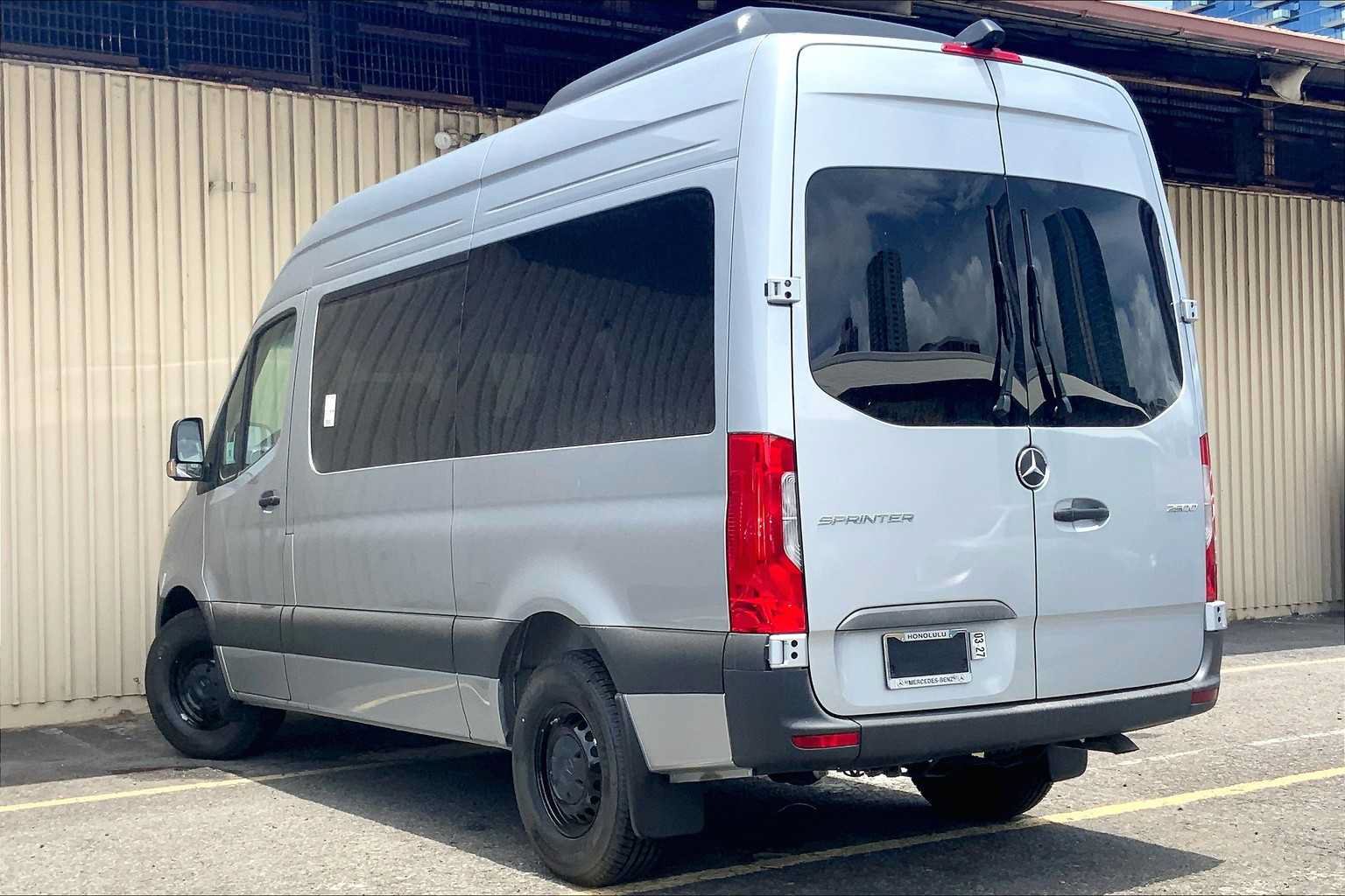 Used 2025 Mercedes-Benz Sprinter 2500 image 5