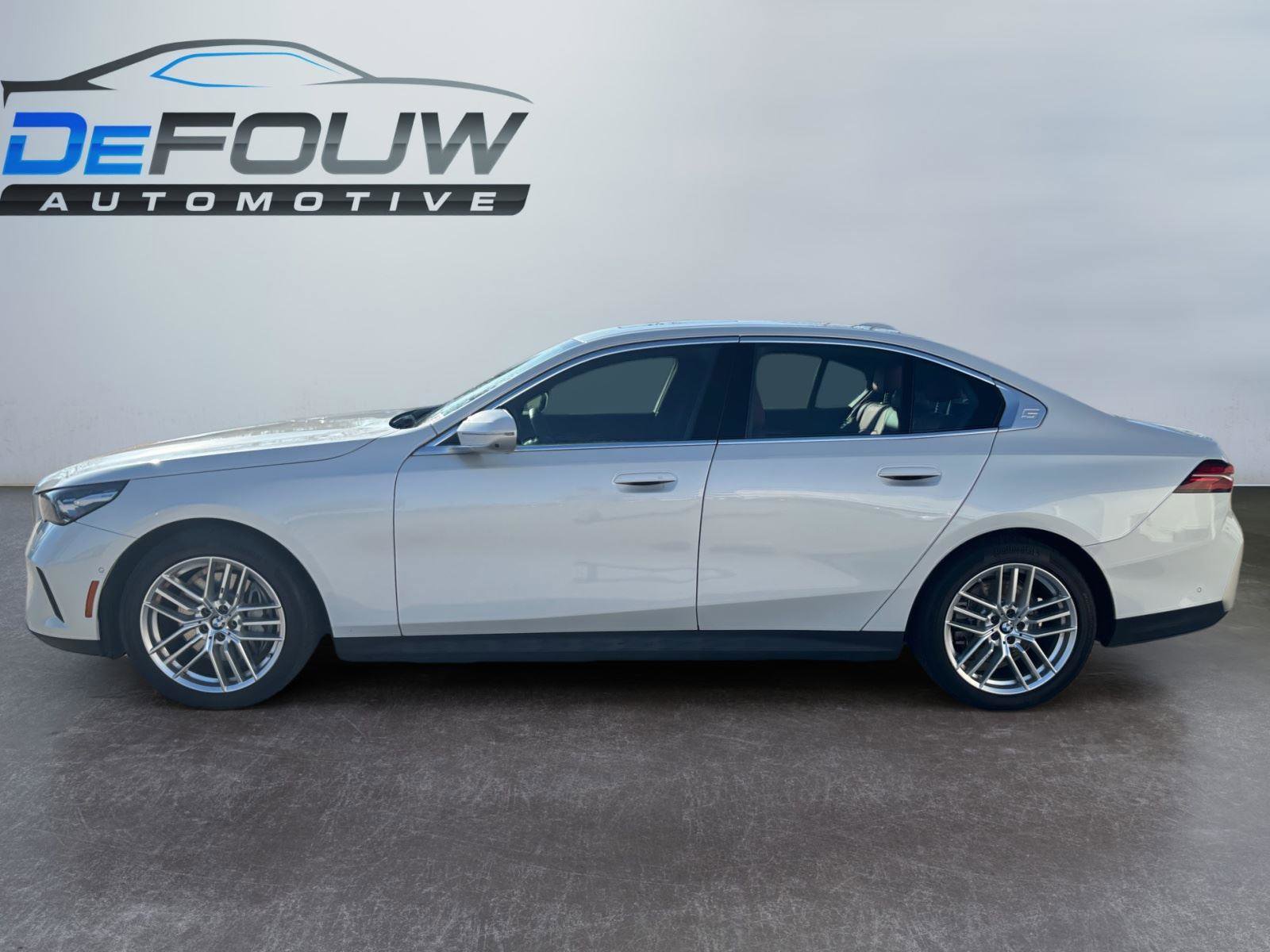 Certified 2025 BMW 540i xDrive w/ Premium Package image 18