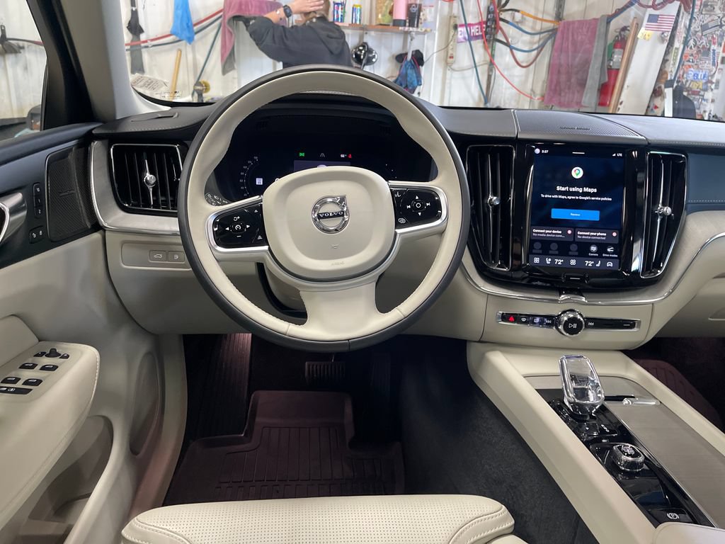 Certified 2025 Volvo XC60 T8 Ultra w/ Protection Package Premier AWD/4WD image 17