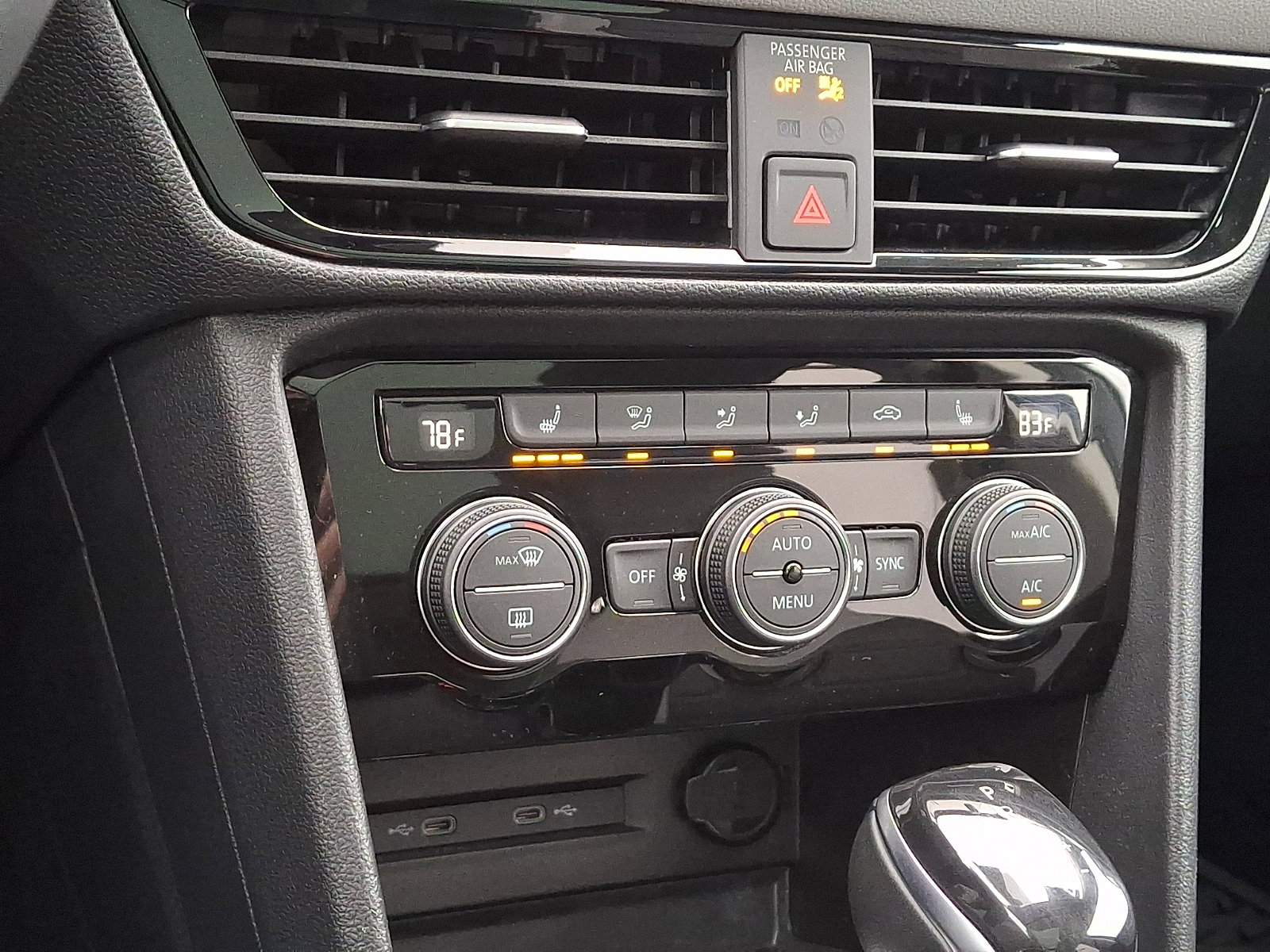 Used 2022 Volkswagen Taos SEL image 16