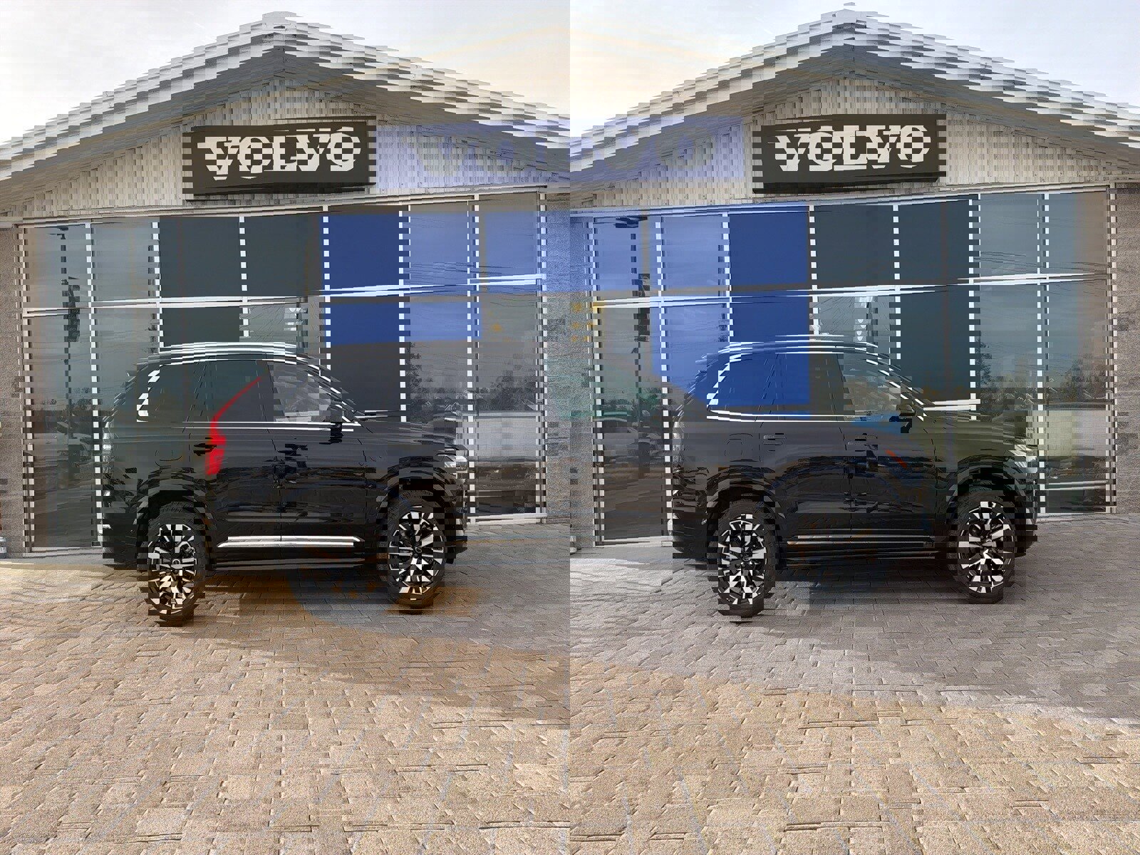 New 2026 Volvo XC90 B5 Core w/ Protection Package Premier video 2