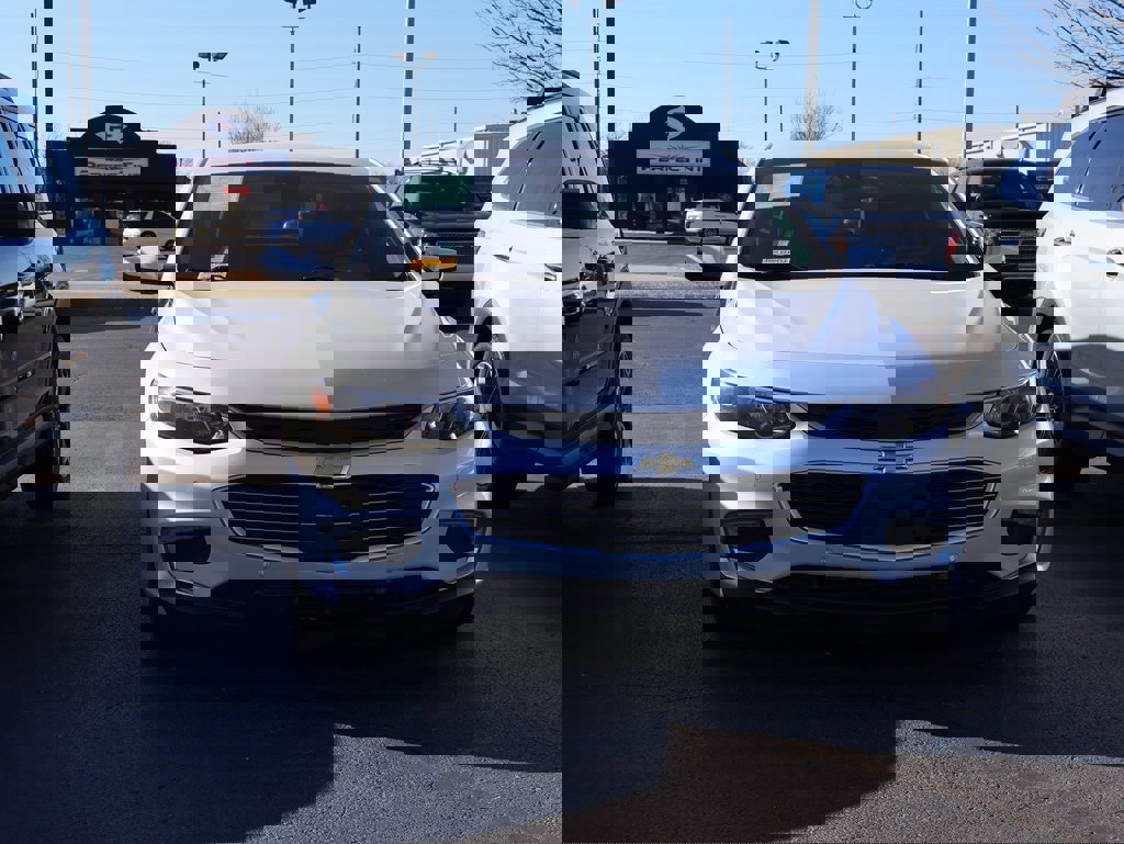 Used 2016 Chevrolet Malibu Premier w/ Driver Confidence Package II image 5