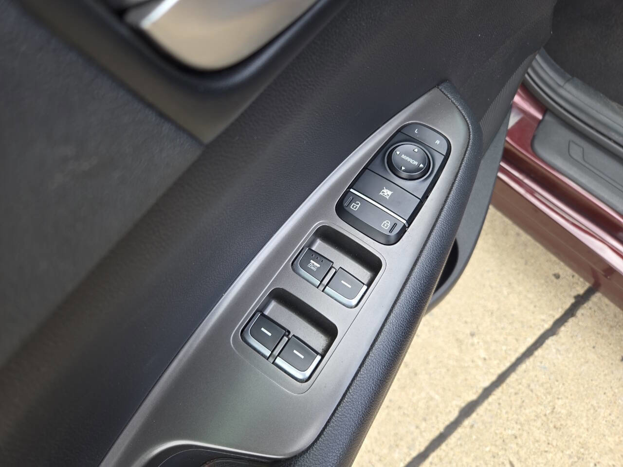 Used 2020 Kia Optima LX image 30