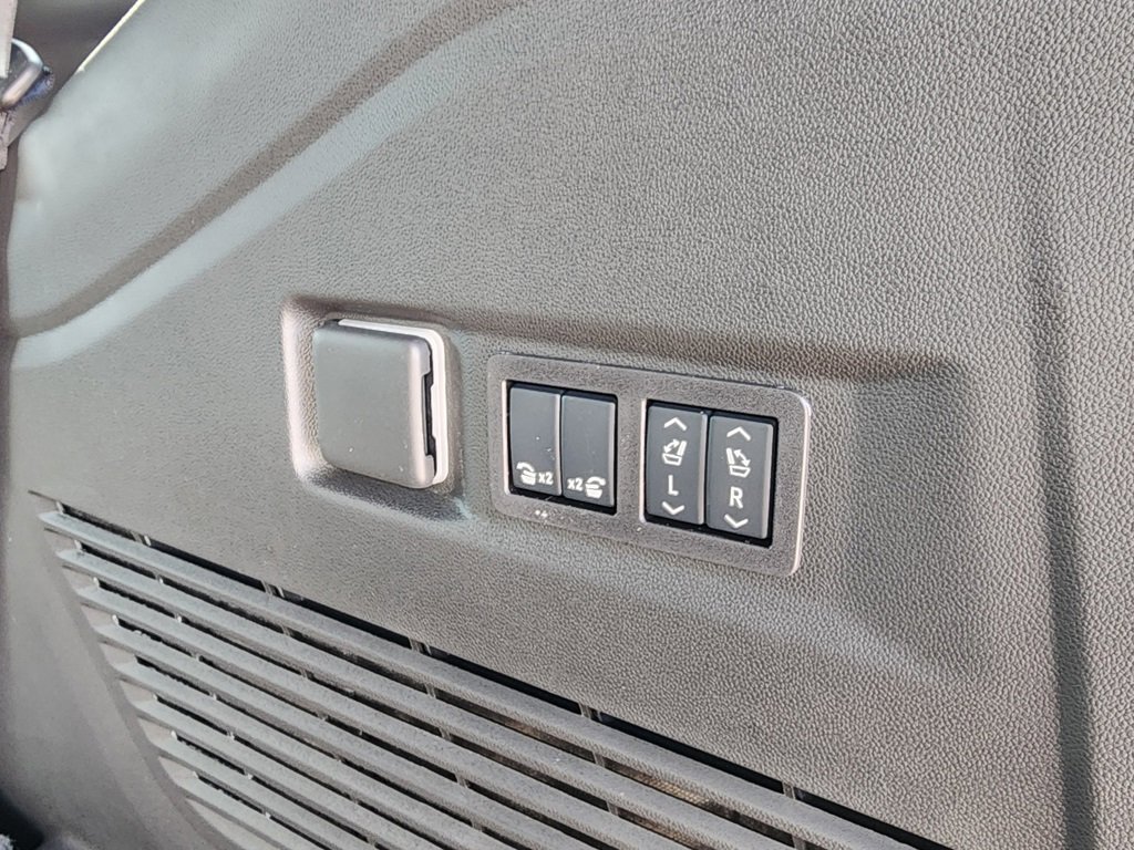 New 2026 GMC Yukon Elevation image 51