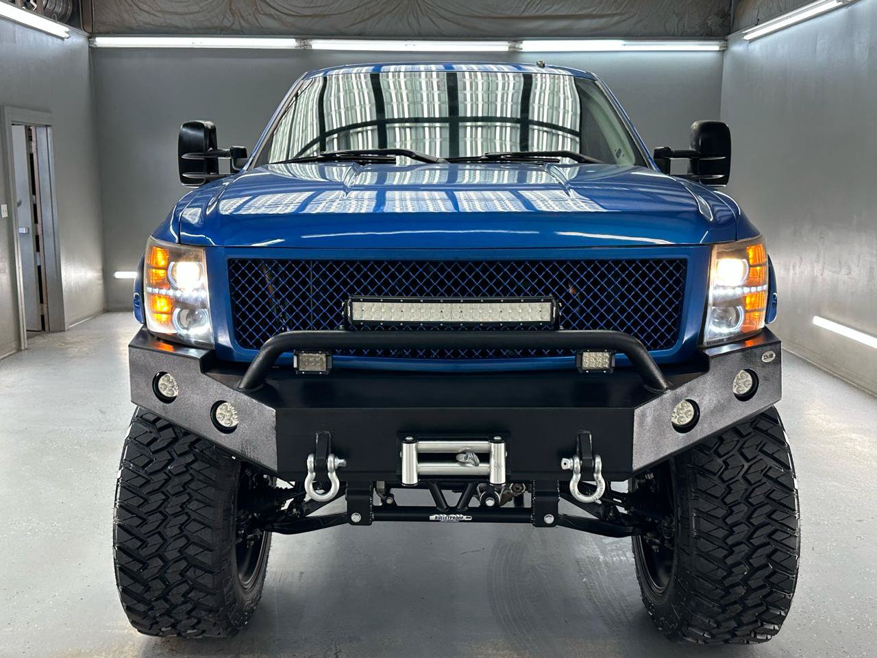 Used 2007 Chevrolet Silverado 1500 LTZ w/ Safety Package AWD/4WD image 2