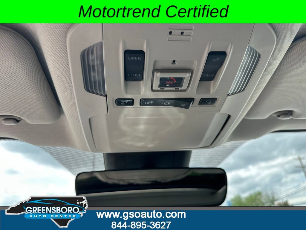 Used 2020 Toyota Highlander XLE AWD/4WD image 36