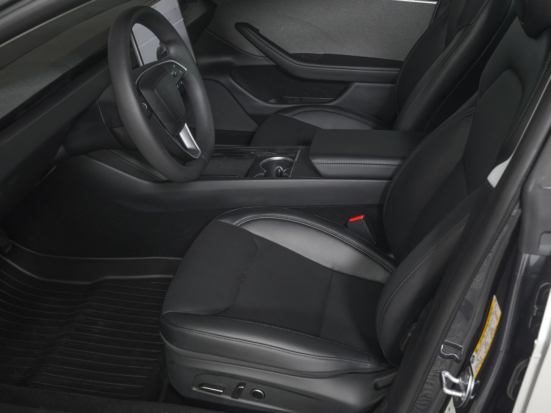 Used 2025 Tesla Model 3 RWD image 14