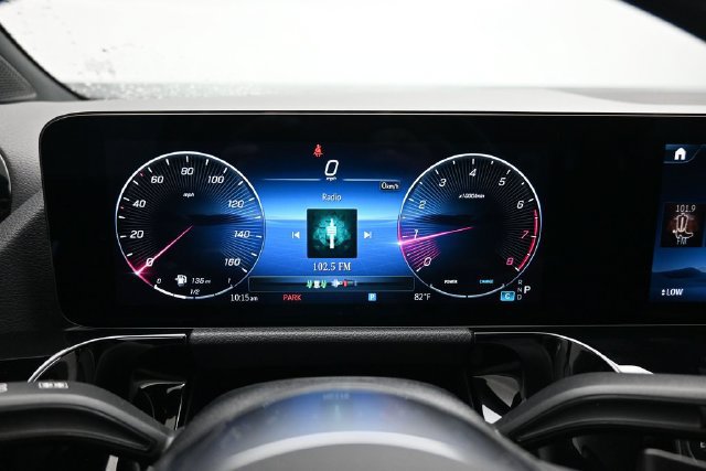Used 2025 Mercedes-Benz GLA 250 4MATIC image 5