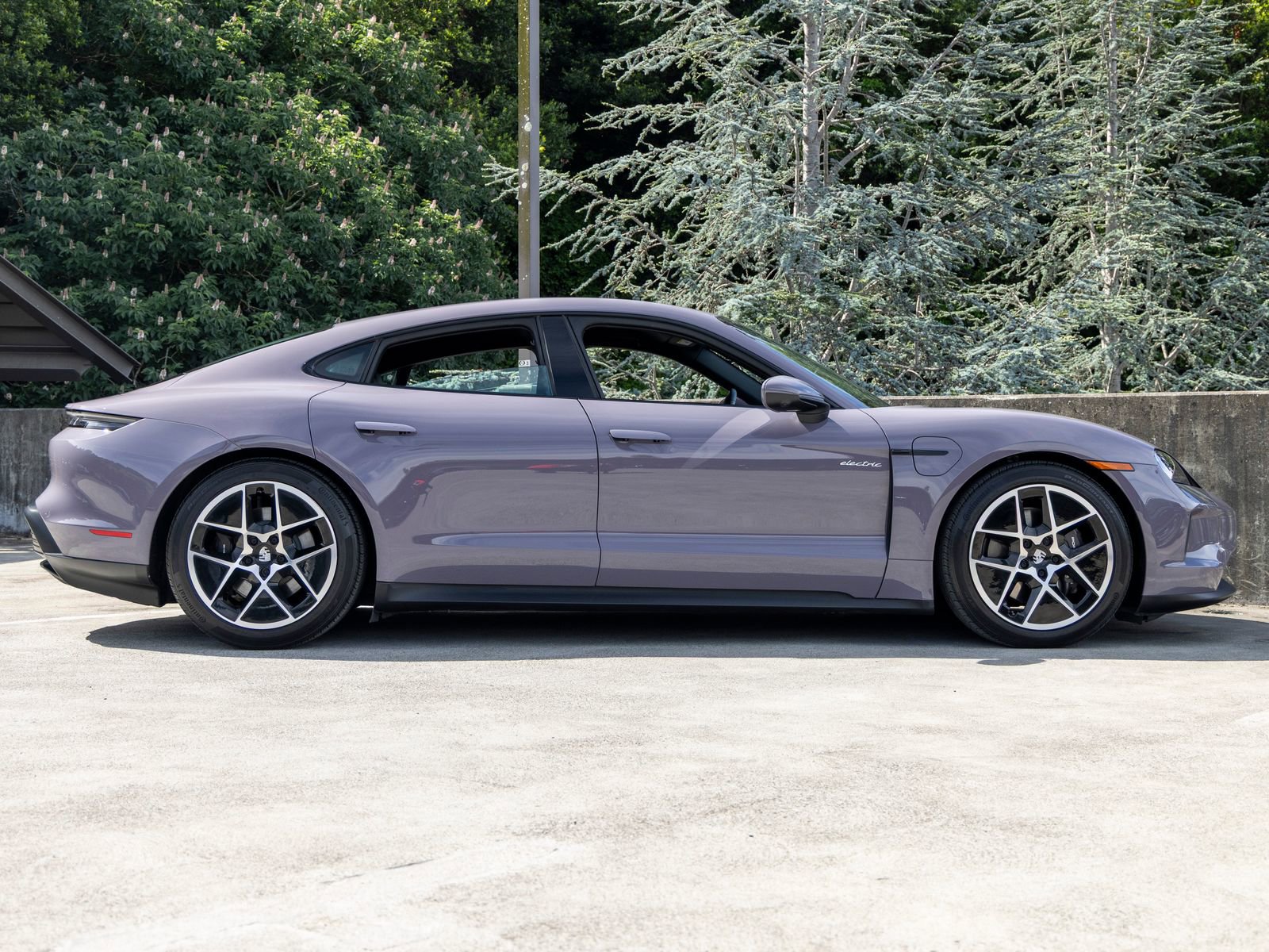 Certified 2025 Porsche Taycan image 12