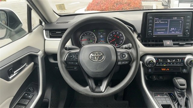 Used 2022 Toyota RAV4 XLE image 33