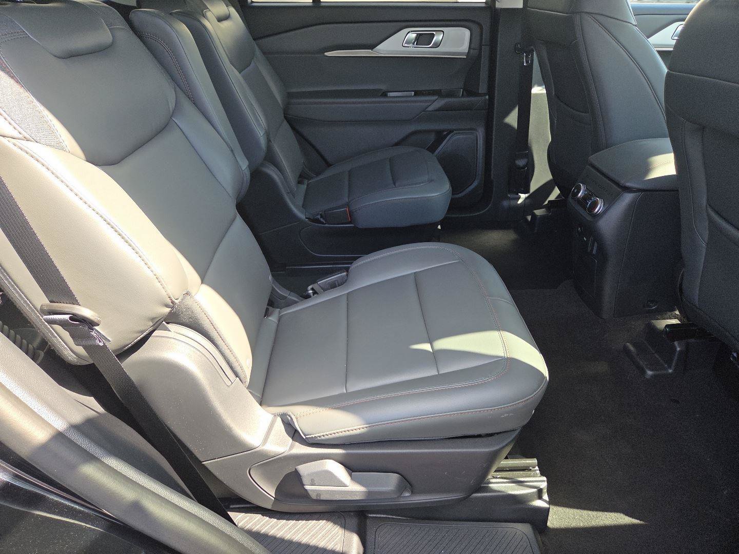 New 2026 Ford Explorer Active w/ Active Comfort Package AWD/4WD image 23