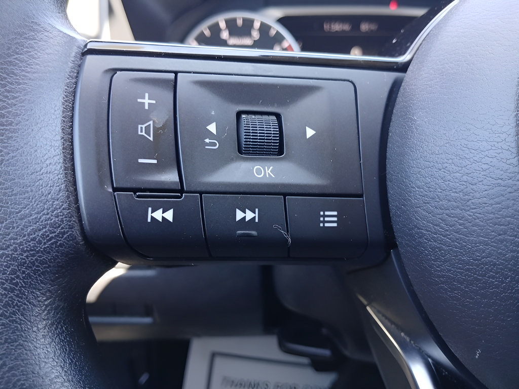 Used 2023 Nissan Rogue SV AWD/4WD image 23