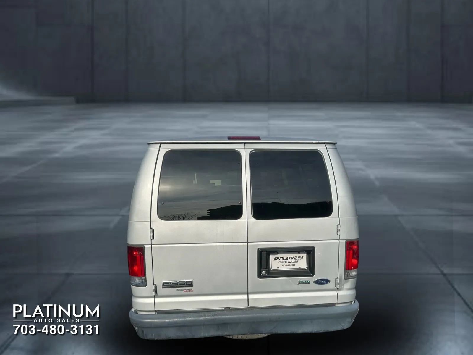 Used 2013 Ford E-350 and Econoline 350 XL w/ PWR Windows & Locks Group image 7