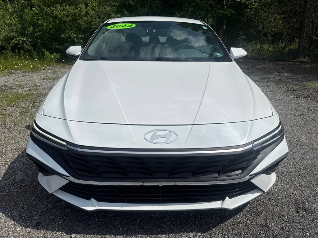 Used 2024 Hyundai Elantra SEL FWD image 2