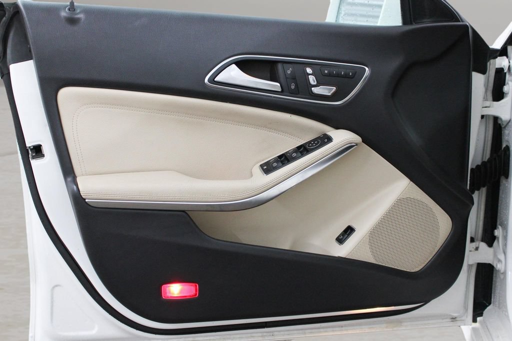 Used 2018 Mercedes-Benz CLA 250 image 16