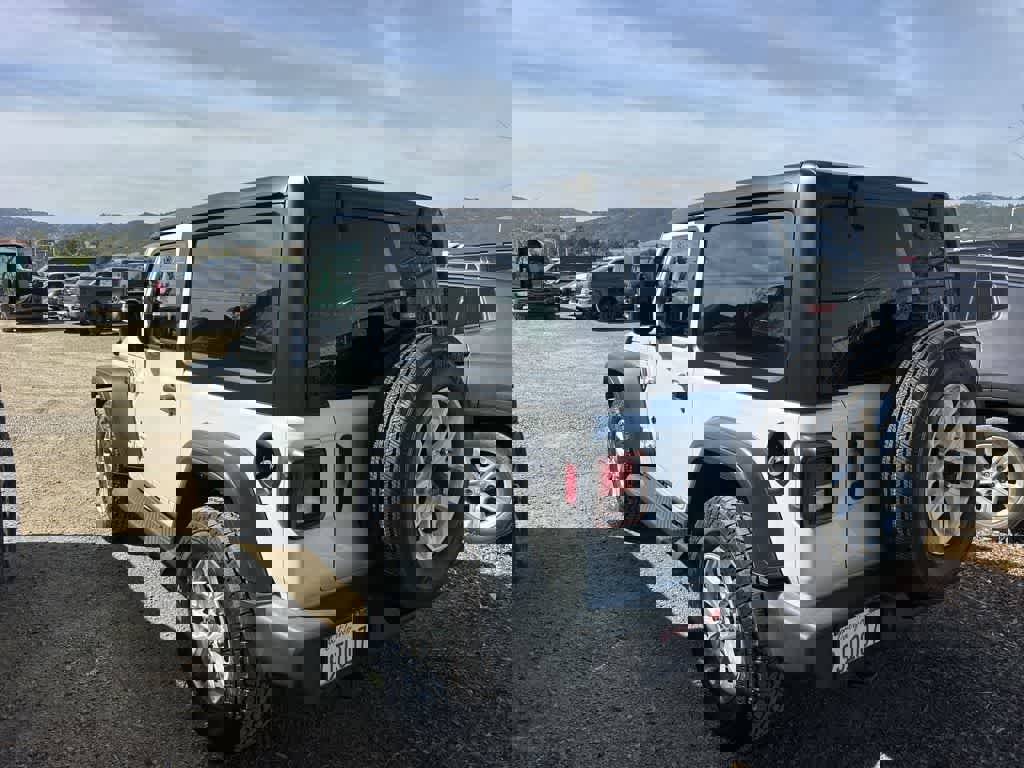 Used 2023 Jeep Wrangler Sport S image 4