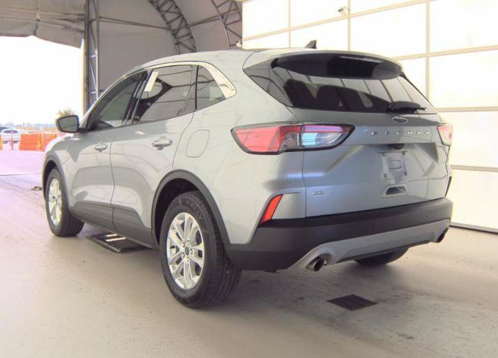 Used 2022 Ford Escape SE w/ Convenience Package AWD/4WD image 3