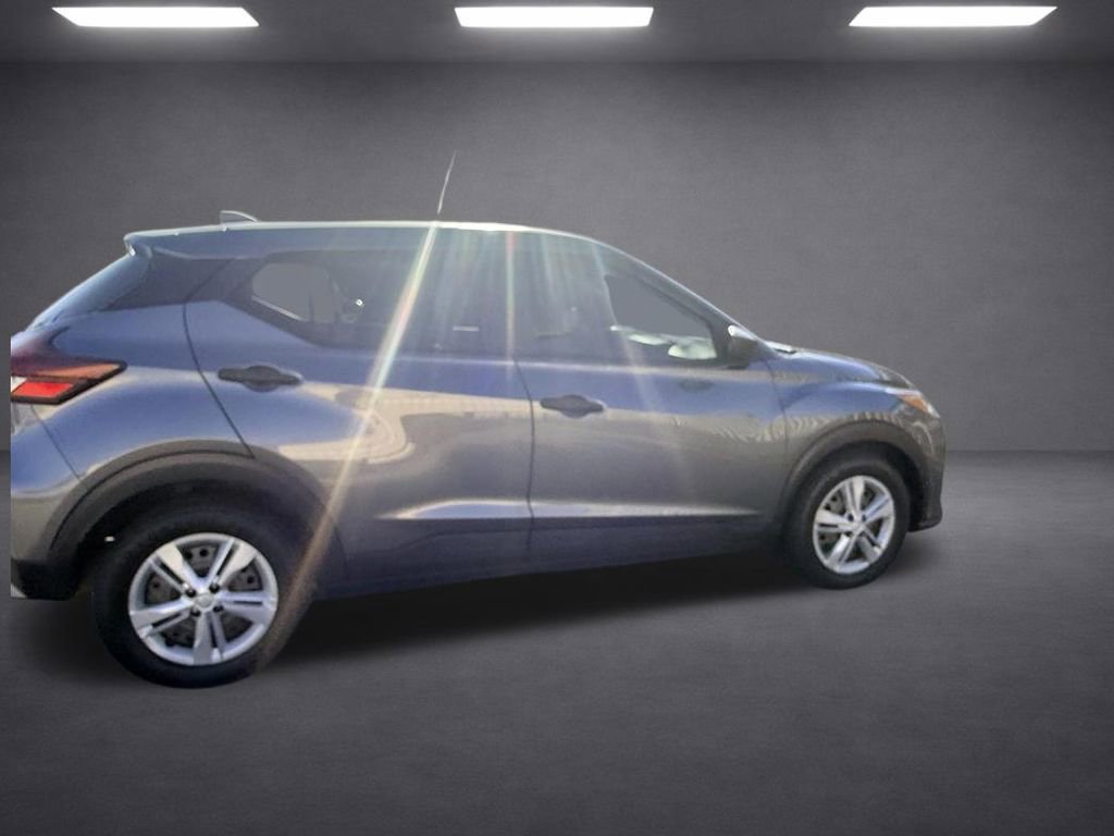 Used 2022 Nissan Kicks S FWD image 12