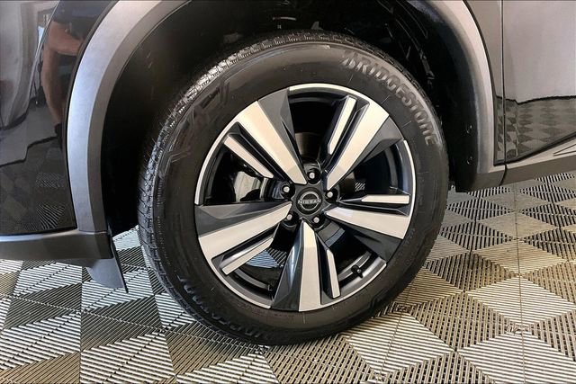 Used 2024 Nissan Rogue SL image 8