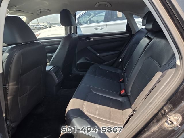 Used 2017 Volkswagen Passat 1.8T R-Line w/ R-Line Lighting Package FWD image 10