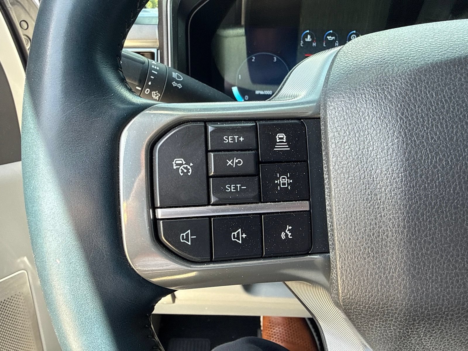 Used 2024 Ford F450 Limited w/ FX4 Off-Road Package AWD/4WD image 10