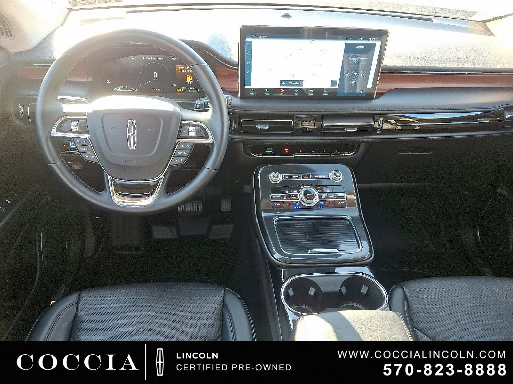 Used 2023 Lincoln Nautilus Reserve AWD/4WD image 11