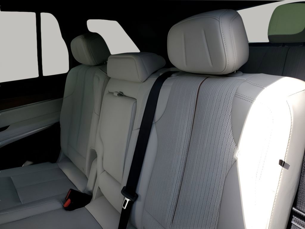 New 2026 Cadillac Vistiq Luxury AWD/4WD image 19