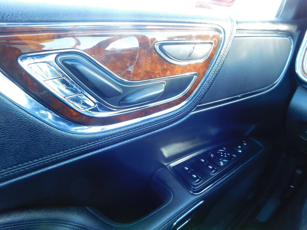 Used 2017 Lincoln Continental Select w/ Climate Package image 21