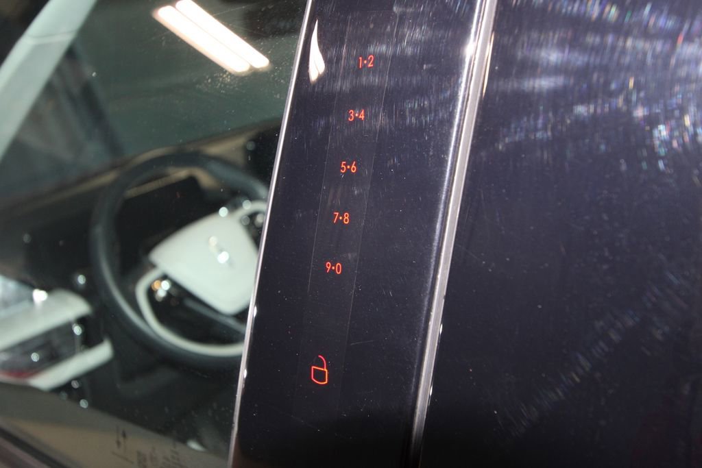Used 2025 Lincoln Aviator AWD image 47