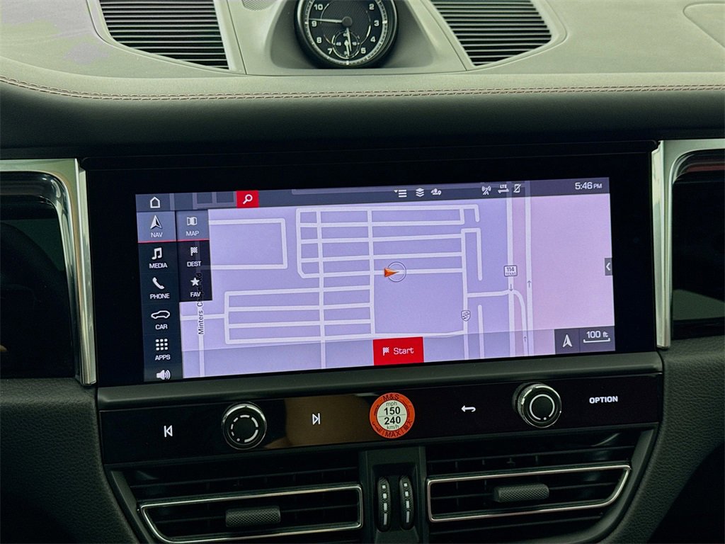 Used 2025 Porsche Macan image 19