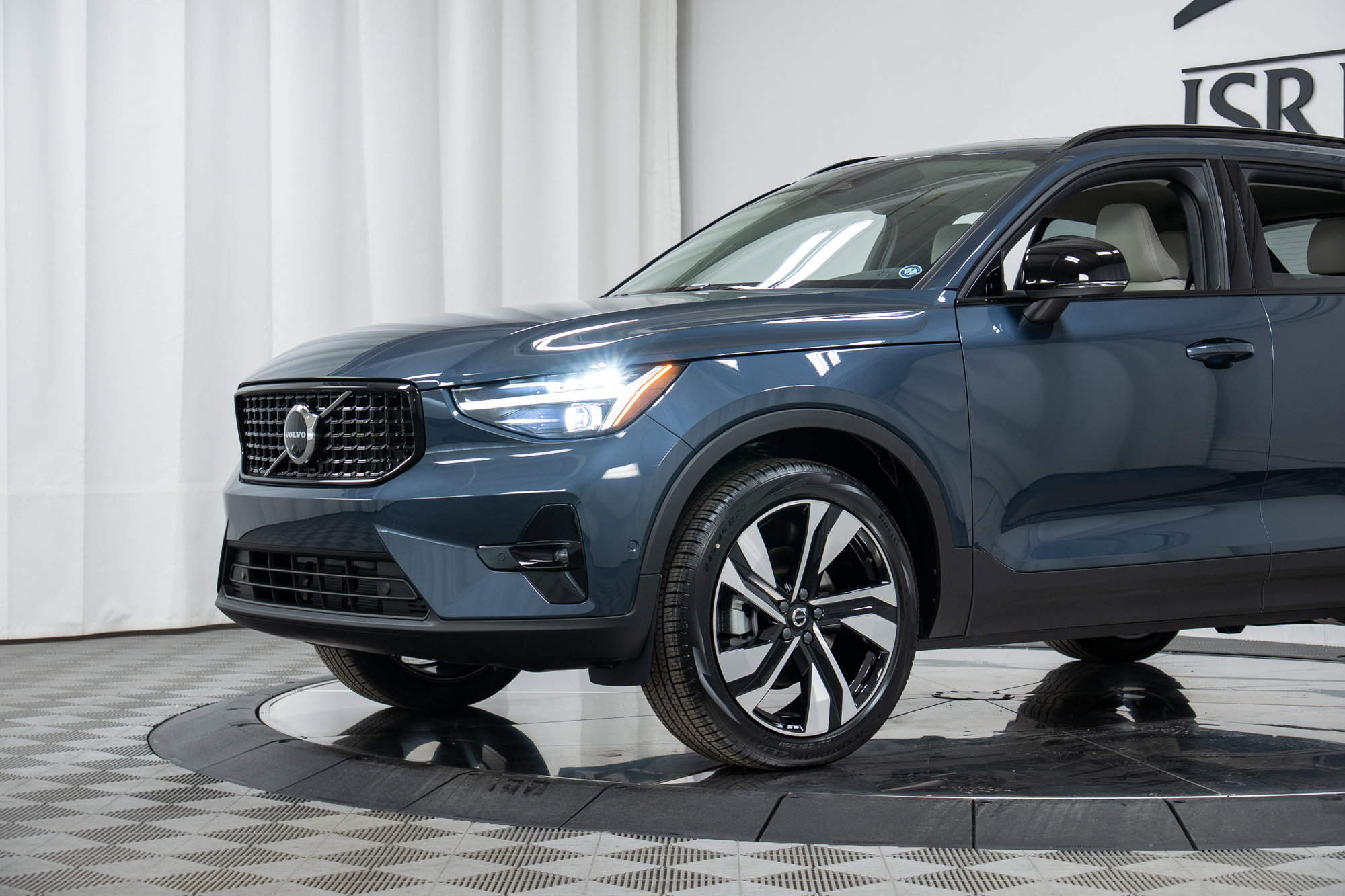 New 2026 Volvo XC40 B5 Ultra w/ Climate Package image 25