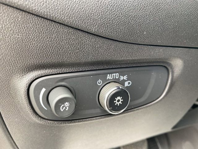 Used 2024 Chevrolet Equinox LT FWD image 17