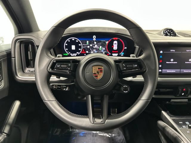 Used 2025 Porsche Cayenne S AWD/4WD image 17