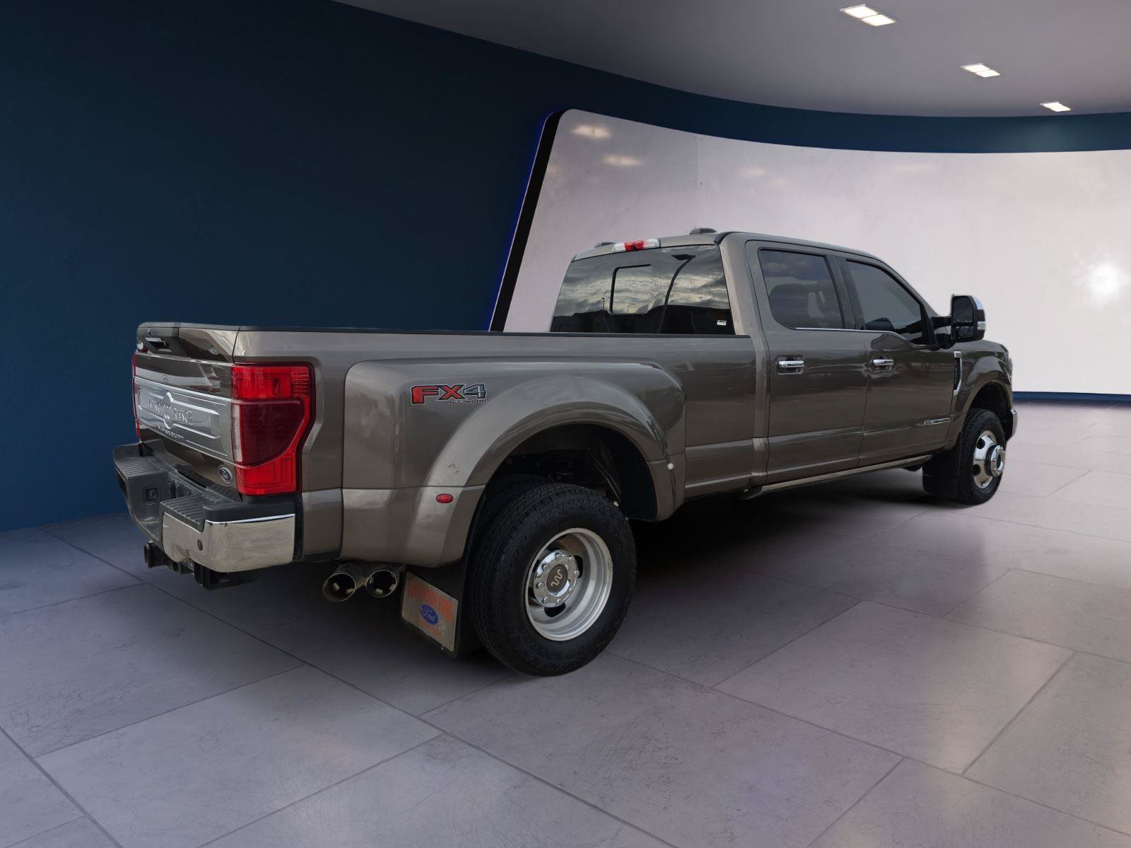 Used 2022 Ford F350 King Ranch w/ King Ranch Ultimate Package AWD/4WD image 5