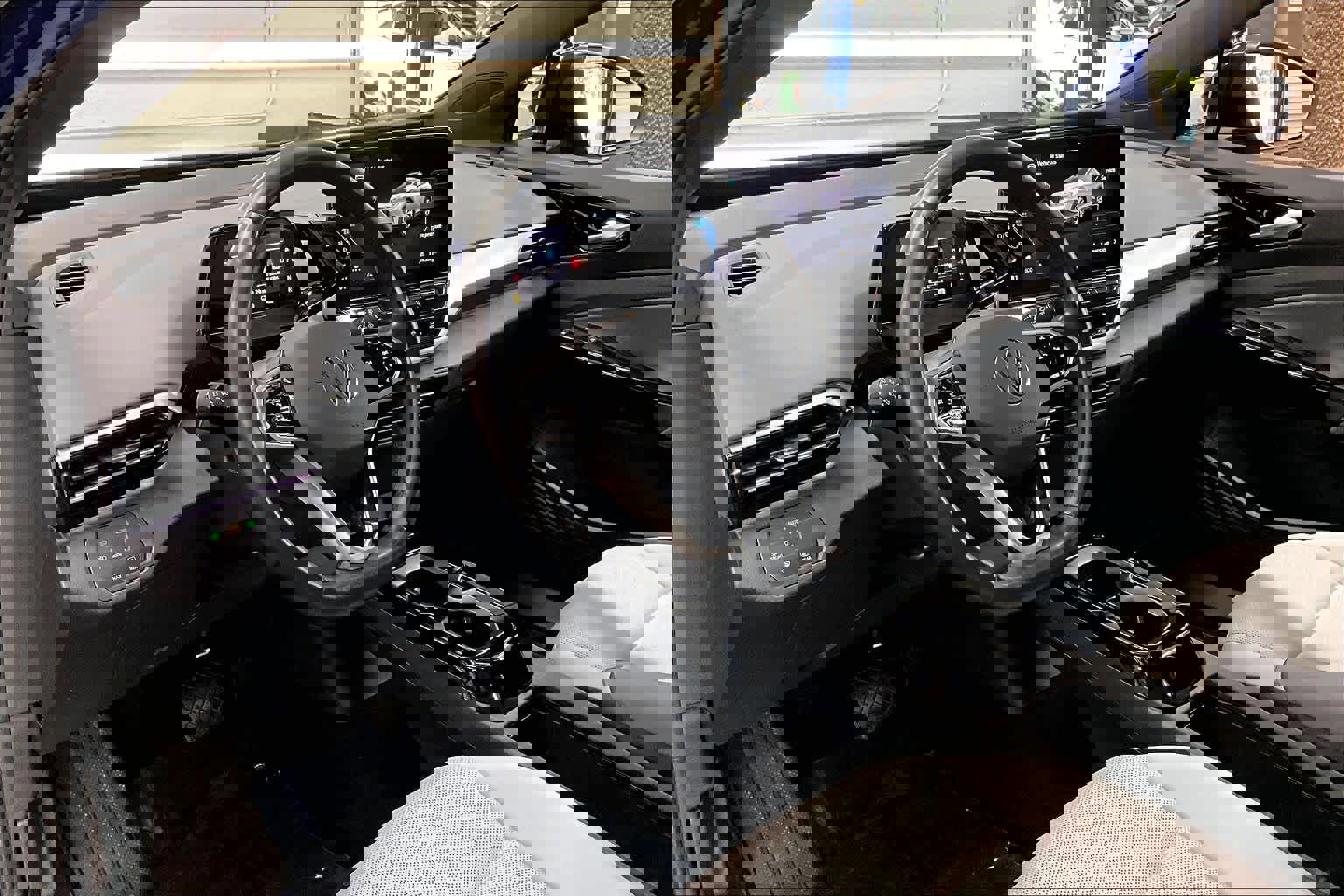 Used 2021 Volkswagen ID.4 Pro S w/ Gradient Package image 17