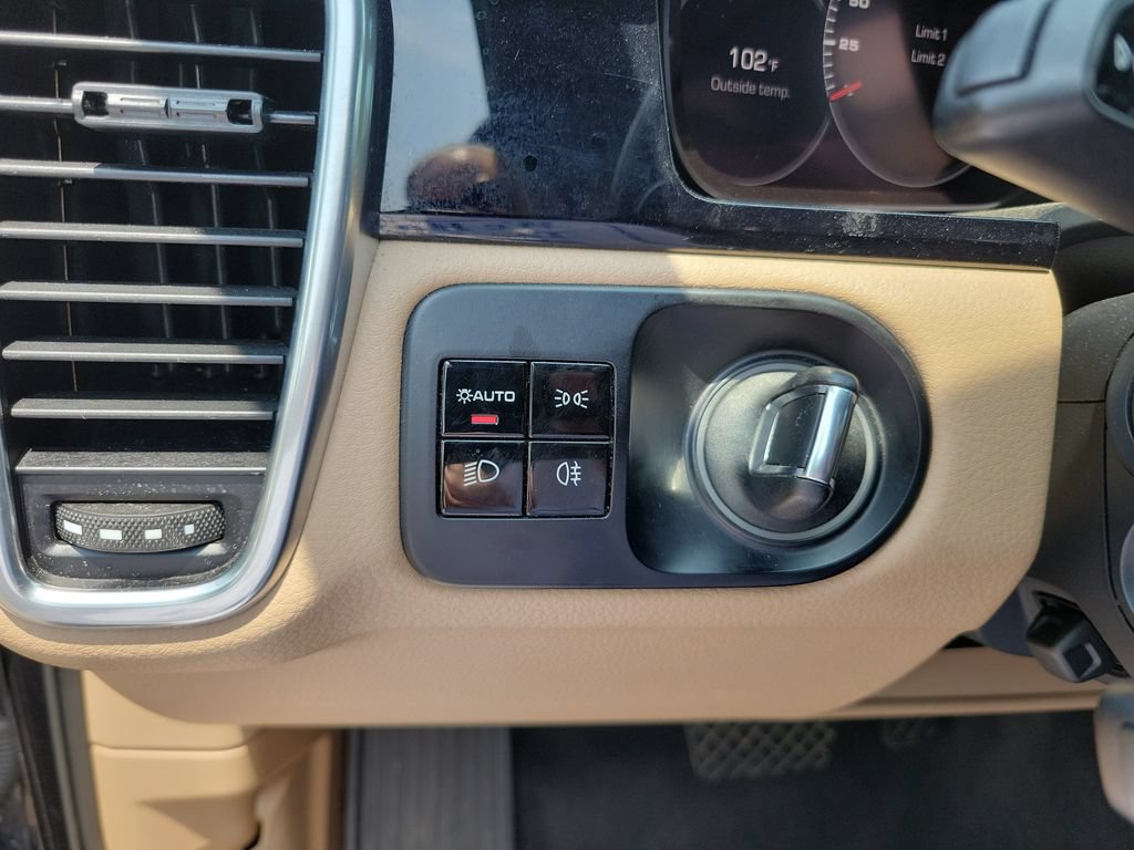 Used 2020 Porsche Cayenne AWD/4WD image 21