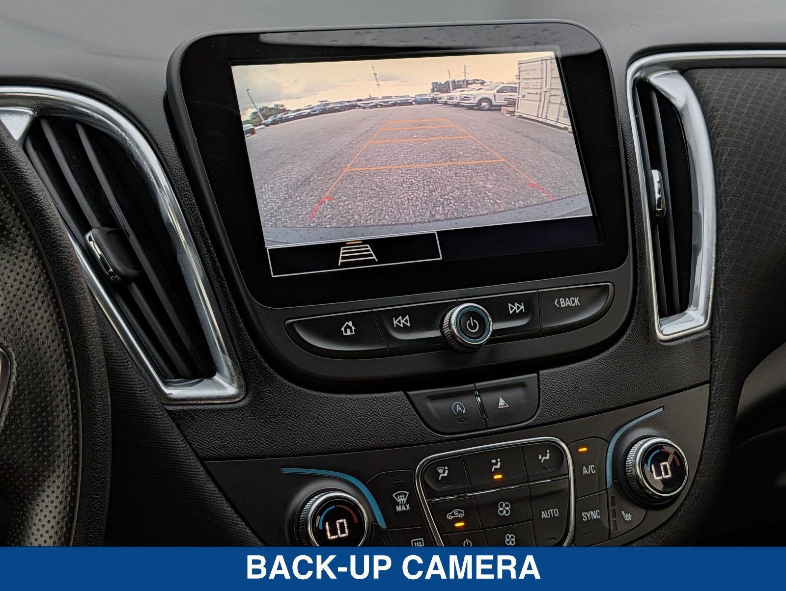 Used 2021 Chevrolet Malibu LT FWD image 28
